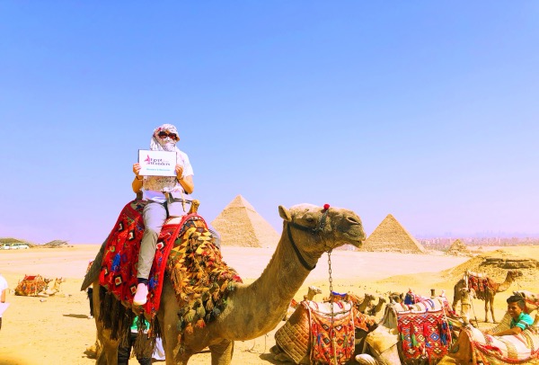 tour to pyramids and sphinx with camel ride